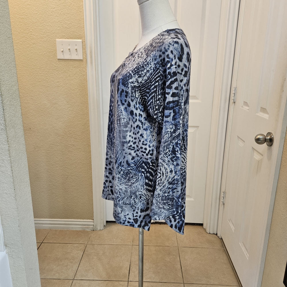 Nally & Millie Blue Mixed Animal Print Knit Top – Size L/XL NWT - Picture 5 of 13